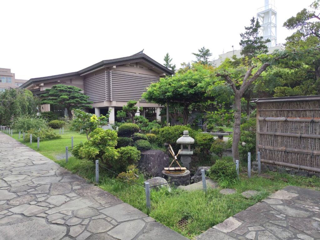 棟方志功記念館の建物